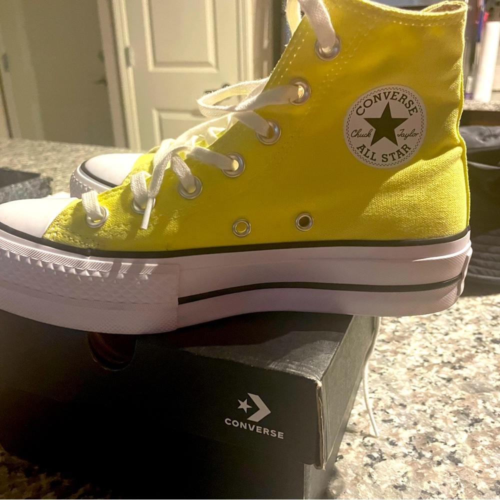 Yellow platform size 6 converse